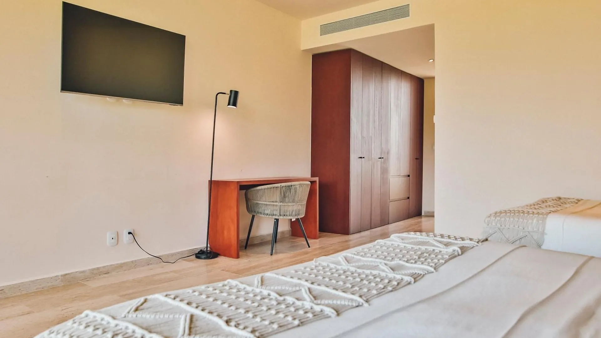 Lux Apartment Free Beach Shuttle,Gym,Private Pool 图卢姆 0*,