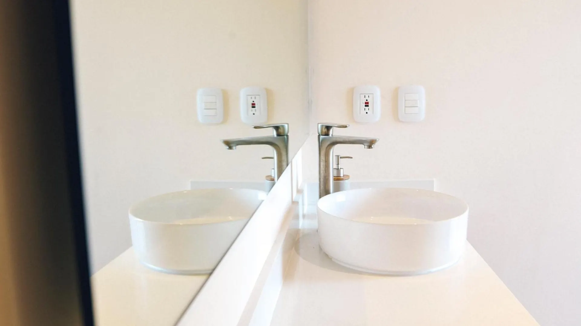 Lux Apartment Free Beach Shuttle,Gym,Private Pool 图卢姆