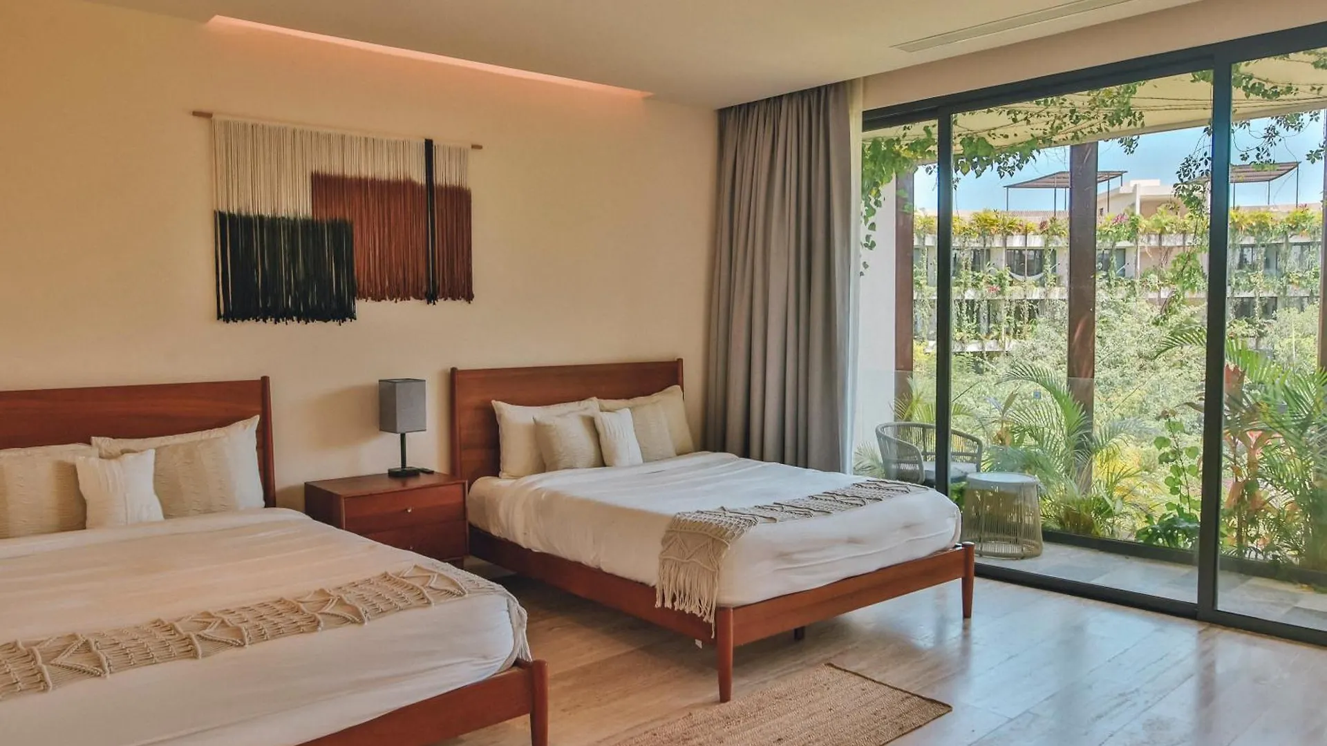 Lux Apartment Free Beach Shuttle,Gym,Private Pool 图卢姆