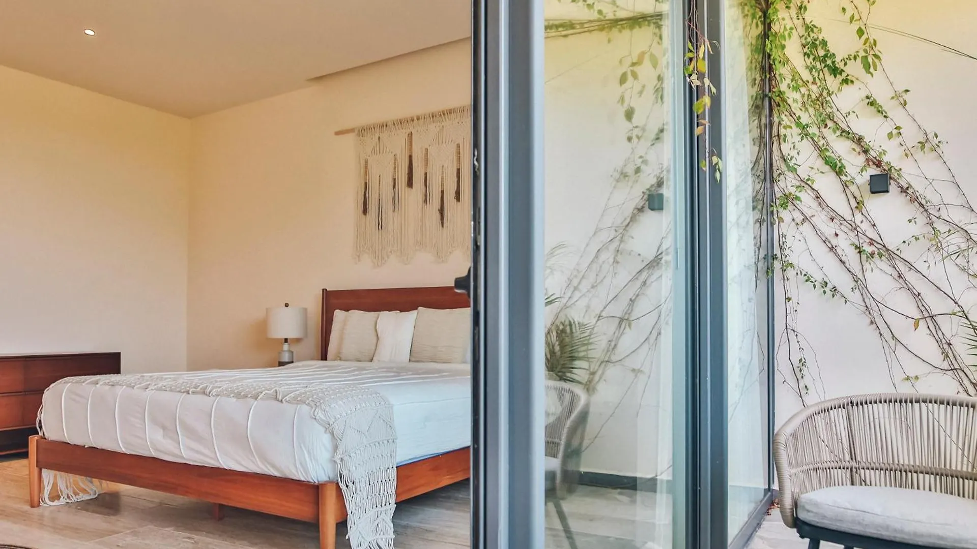 Lux Apartment Free Beach Shuttle,Gym,Private Pool 图卢姆