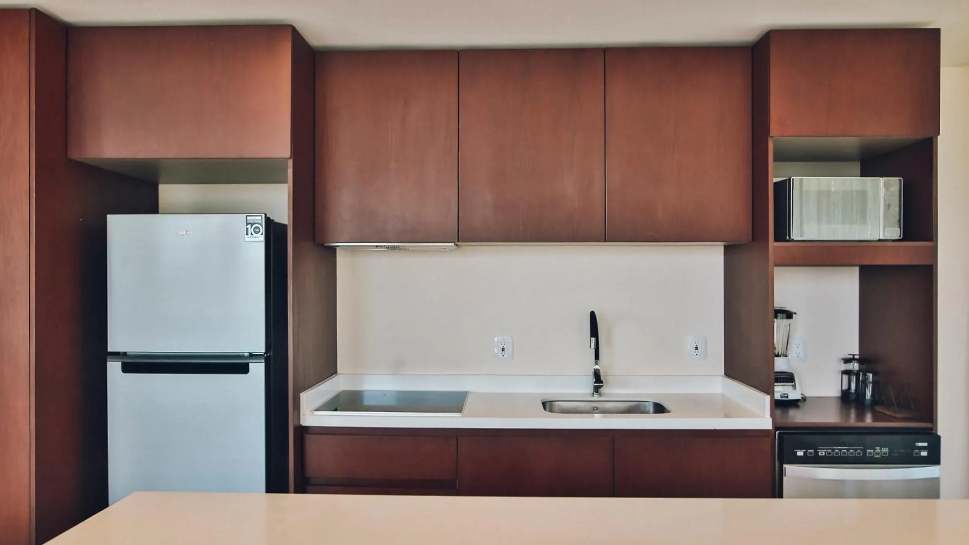 Lux Apartment Free Beach Shuttle,Gym,Private Pool 图卢姆