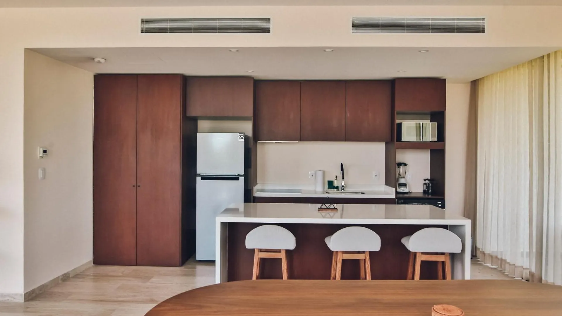 Lux Apartment Free Beach Shuttle,Gym,Private Pool 图卢姆